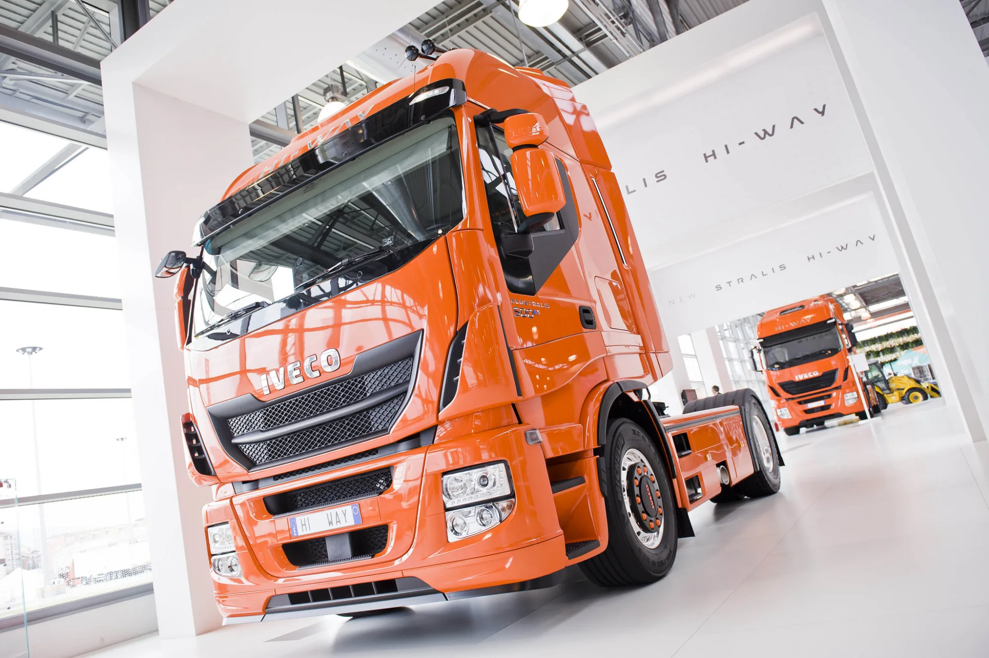 Iveco Stralis Euro 6 HI-SCR 3 anni per decidere se tenerlo o restituirlo, tuo a 1.199 € al mese!